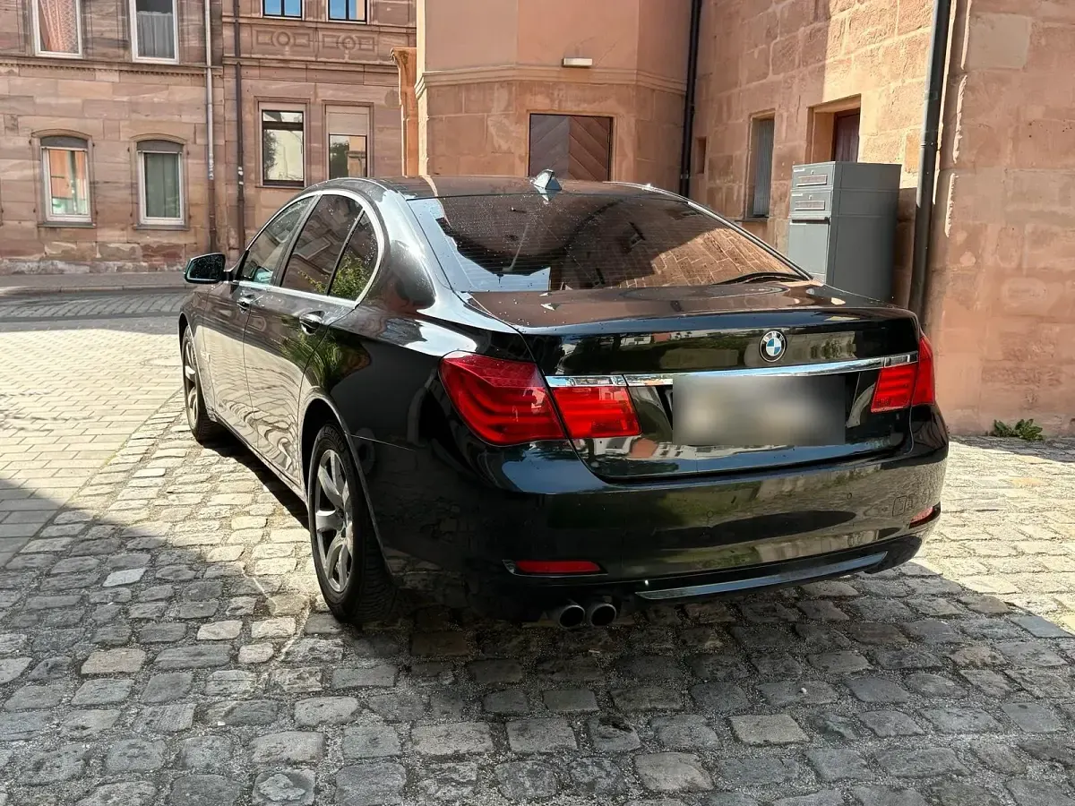 Gebraucht BMW 730 245 PS (180 kW) 2011 Schwarz Limousine