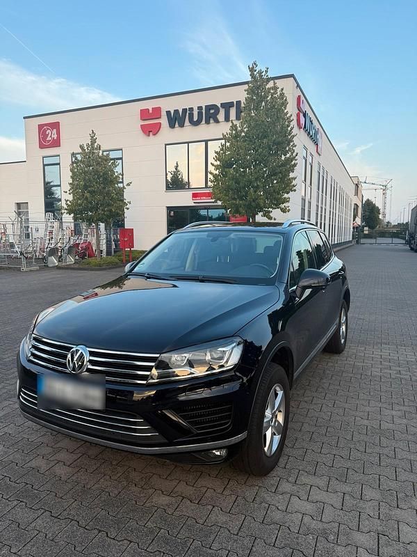 Schwarz Gebraucht 2018 VW Touareg SUV | 27.590 € (Guter Preis) - Bild 1/4