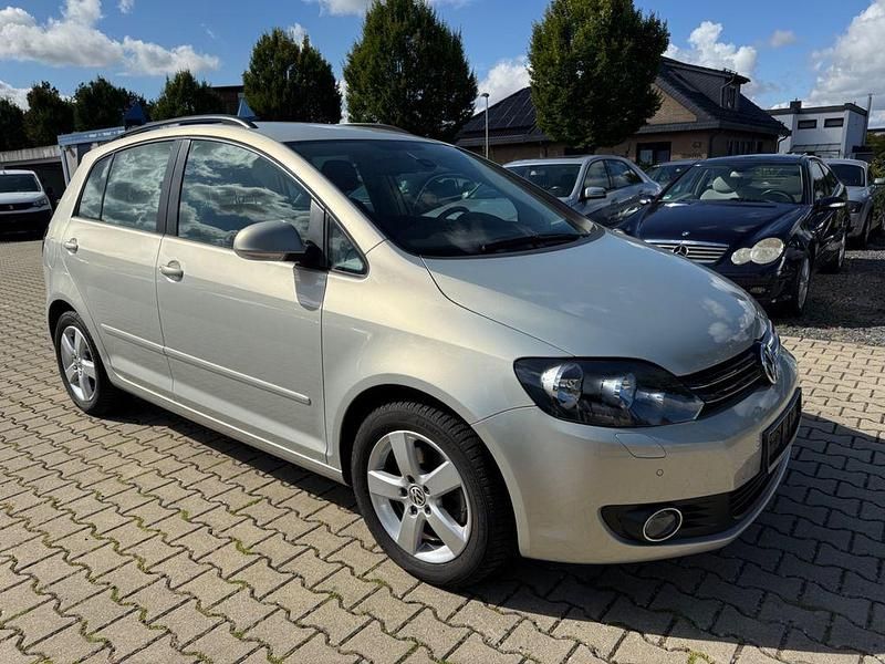 Silber Gebraucht 2011 VW Golf Plus Cross Comfortline Van / Kleinbus | 8.490 € (Fairer Preis) - Bild 1/4