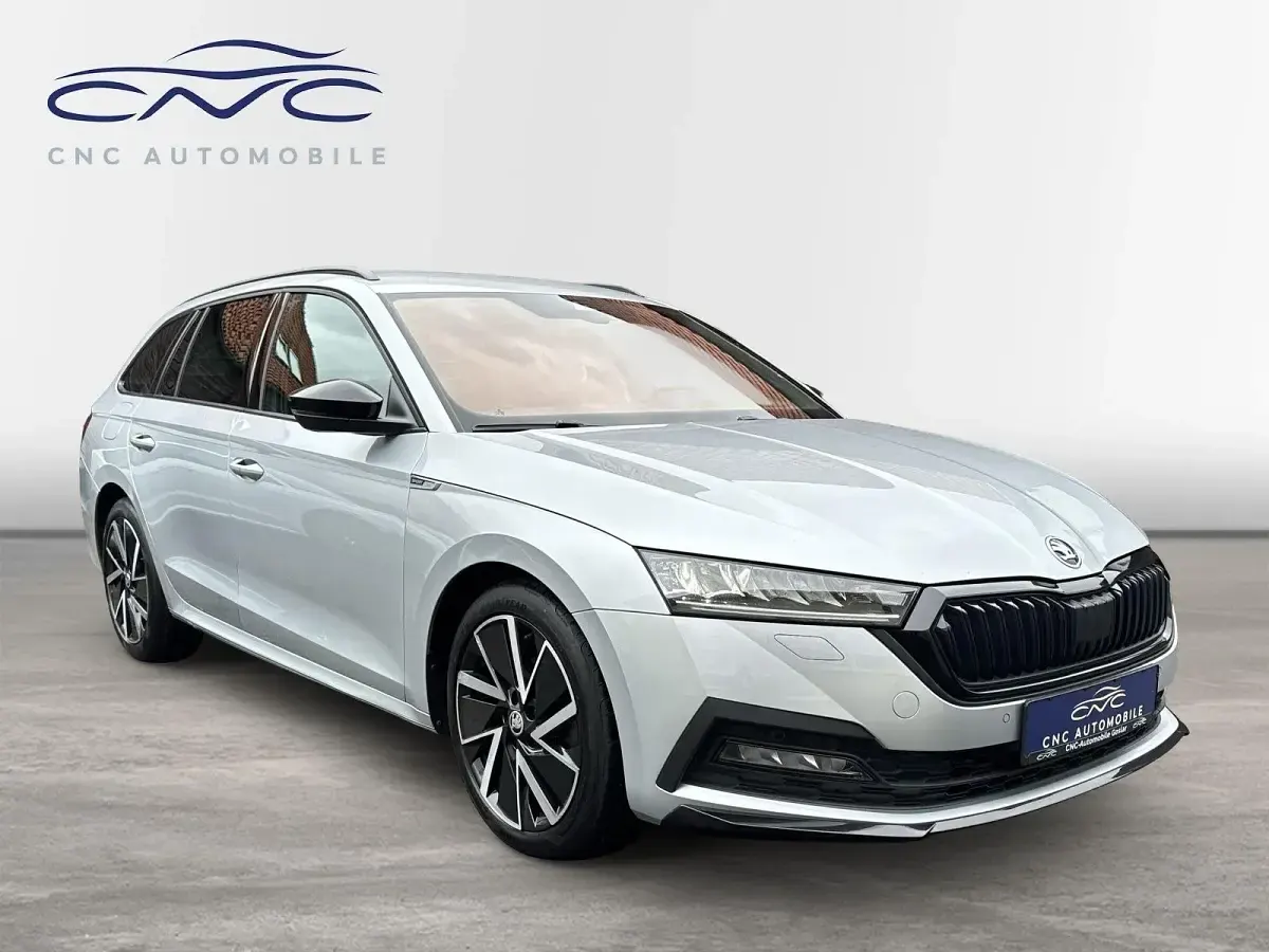 Gebraucht Skoda Octavia SportLine 150 PS (110 kW) 2023 Silber Kombi