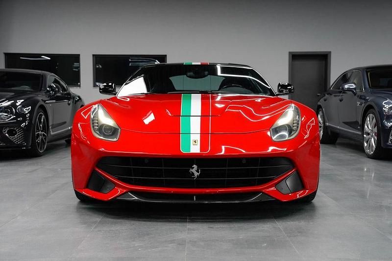 Gebraucht Ferrari F12 741 PS (545 kW) 2012 Rot Coupé