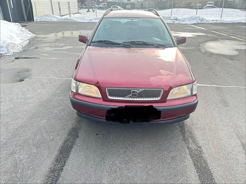 Gebraucht Volvo V40 122 PS (89 kW) 1998 Rot Kombi
