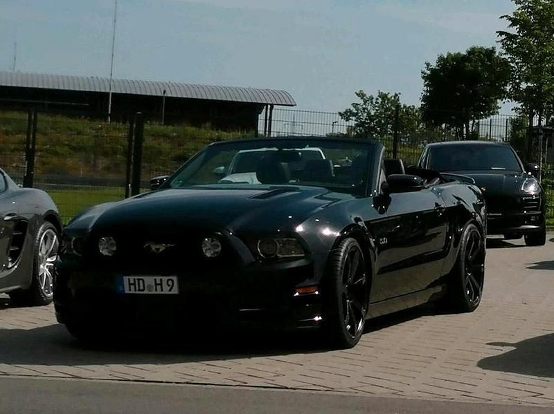 Schwarz Gebraucht 2013 Ford Mustang GT Cabrio | 29.990 € - Bild 1/4