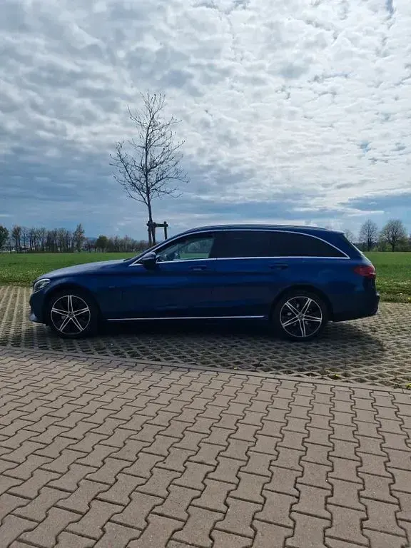 Gebraucht Mercedes C300e 306 PS (225 kW) 2020 Blau Limousine
