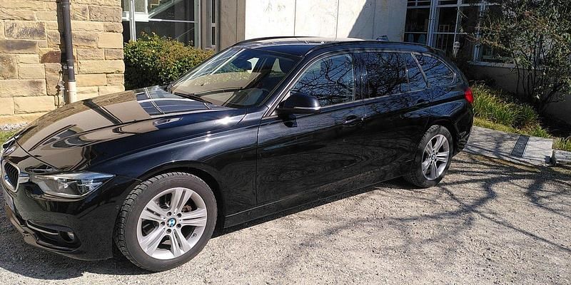 Schwarz Gebraucht 2019 BMW 320 Kombi | 21.000 € (Superpreis) - Bild 1/4