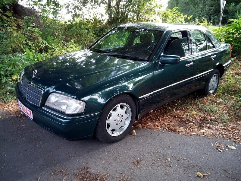 Gebraucht Mercedes C280 193 PS (141 kW) 1995 Grün Limousine
