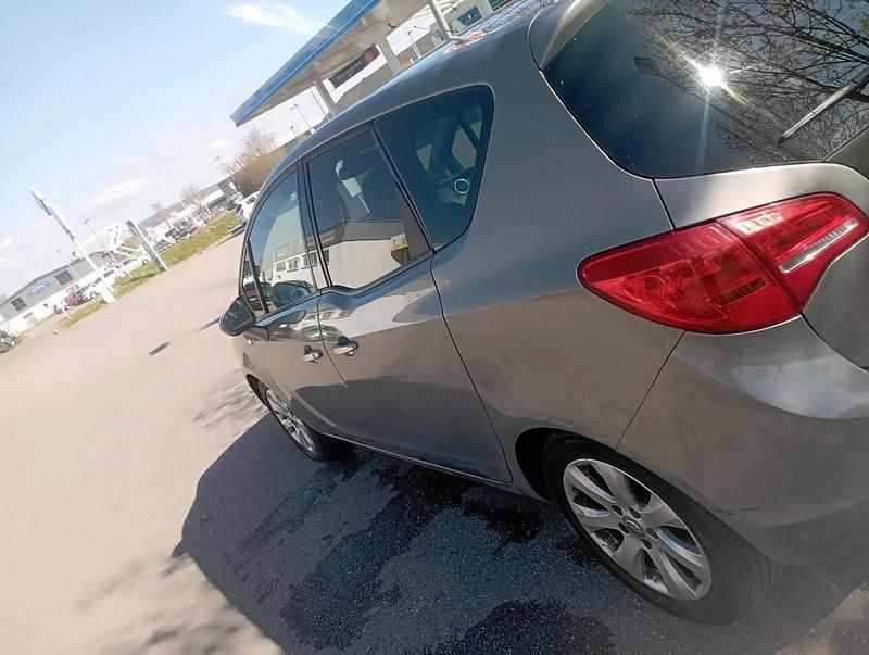 Gebraucht Opel Meriva 2010 Braun Van / Kleinbus