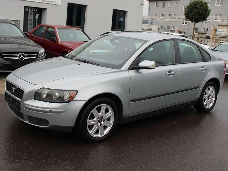 Gebraucht Volvo S40 Kinetic 170 PS (125 kW) 2005 Silver metallic / metallic Limousine