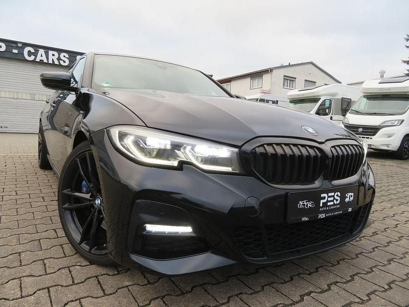 Schwarz Gebraucht 2019 BMW 330 M Sport Limousine | 31.999 € (Guter Preis) - Bild 1/4