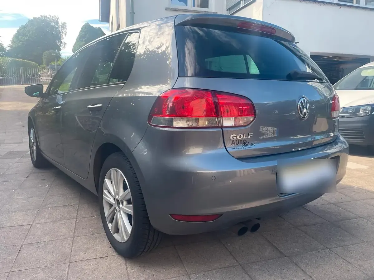 Gebraucht VW Golf VI 122 PS (89 kW) 2011 Grau Kleinwagen