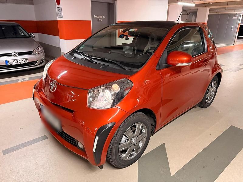 Gebraucht Toyota iQ 70 PS (51 kW) 2011 Orange Kleinwagen