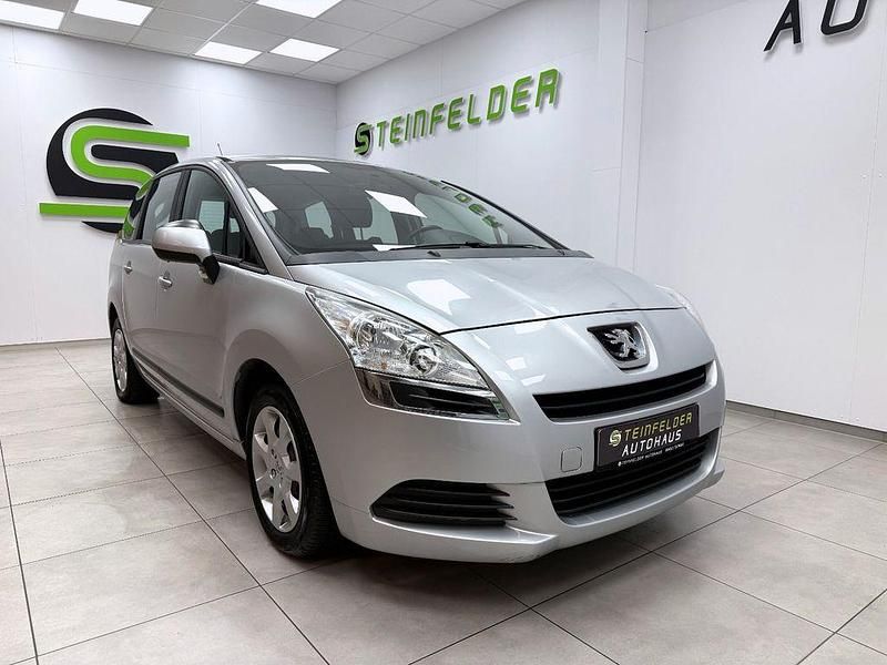 Grau Gebraucht 2010 Peugeot 5008 Tendance Van / Kleinbus | 4.990 € (Fairer Preis) - Bild 1/4