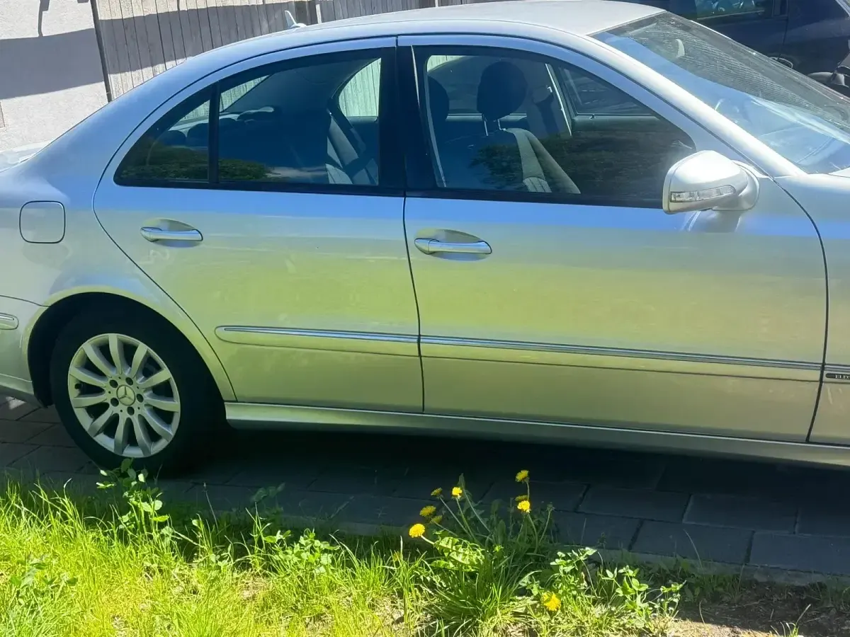 Gebraucht Mercedes E280 190 PS (139 kW) 2007 Silber Limousine