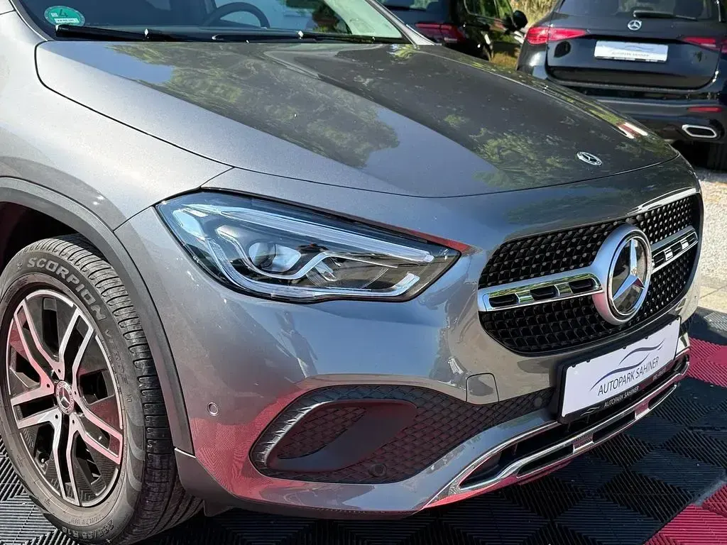Gebraucht Mercedes GLA200 163 PS (119 kW) 2020 Mountaingrau SUV