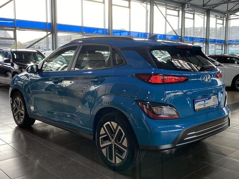 Gebraucht Hyundai Kona Select 100 kW (136 PS) 2021 Blau SUV