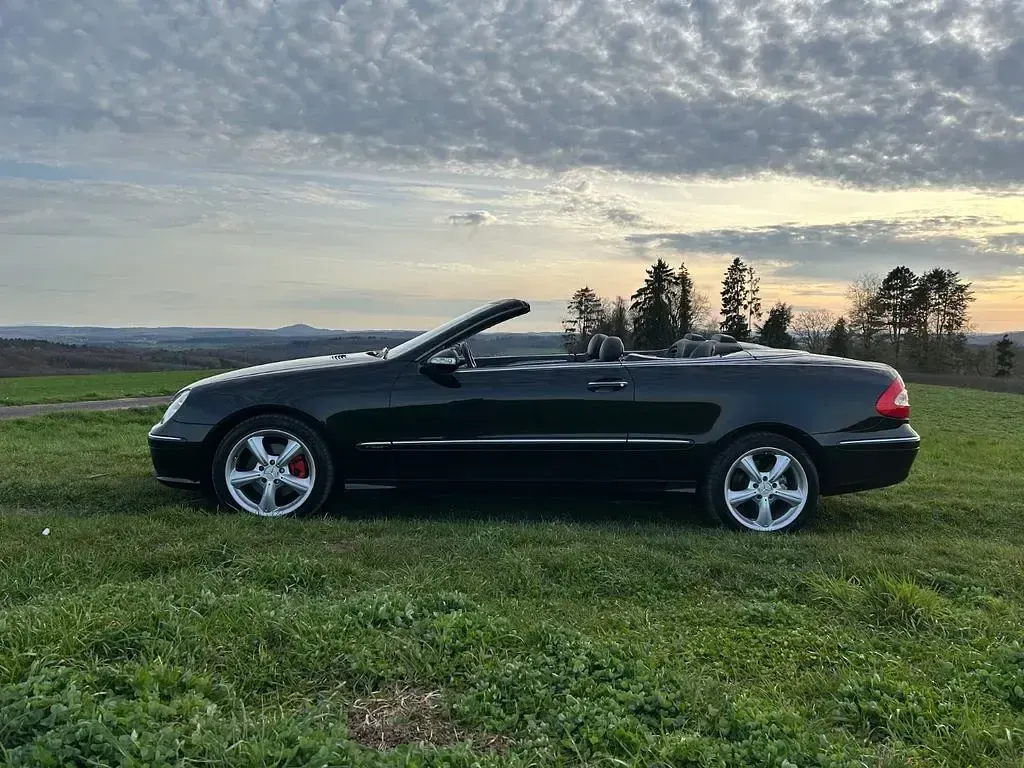 Gebraucht Mercedes CLK200 Avantgarde 163 PS (119 kW) 2004 Schwarz Cabrio