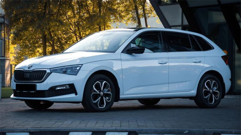 Weiß Gebraucht 2021 Skoda Scala Ambition Kleinwagen | 19.500 € (Etwas zu teuer) - Bild 1/4