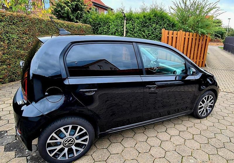 Gebraucht VW e-up! 61 kW (83 PS) 2022 Schwarz Kleinwagen
