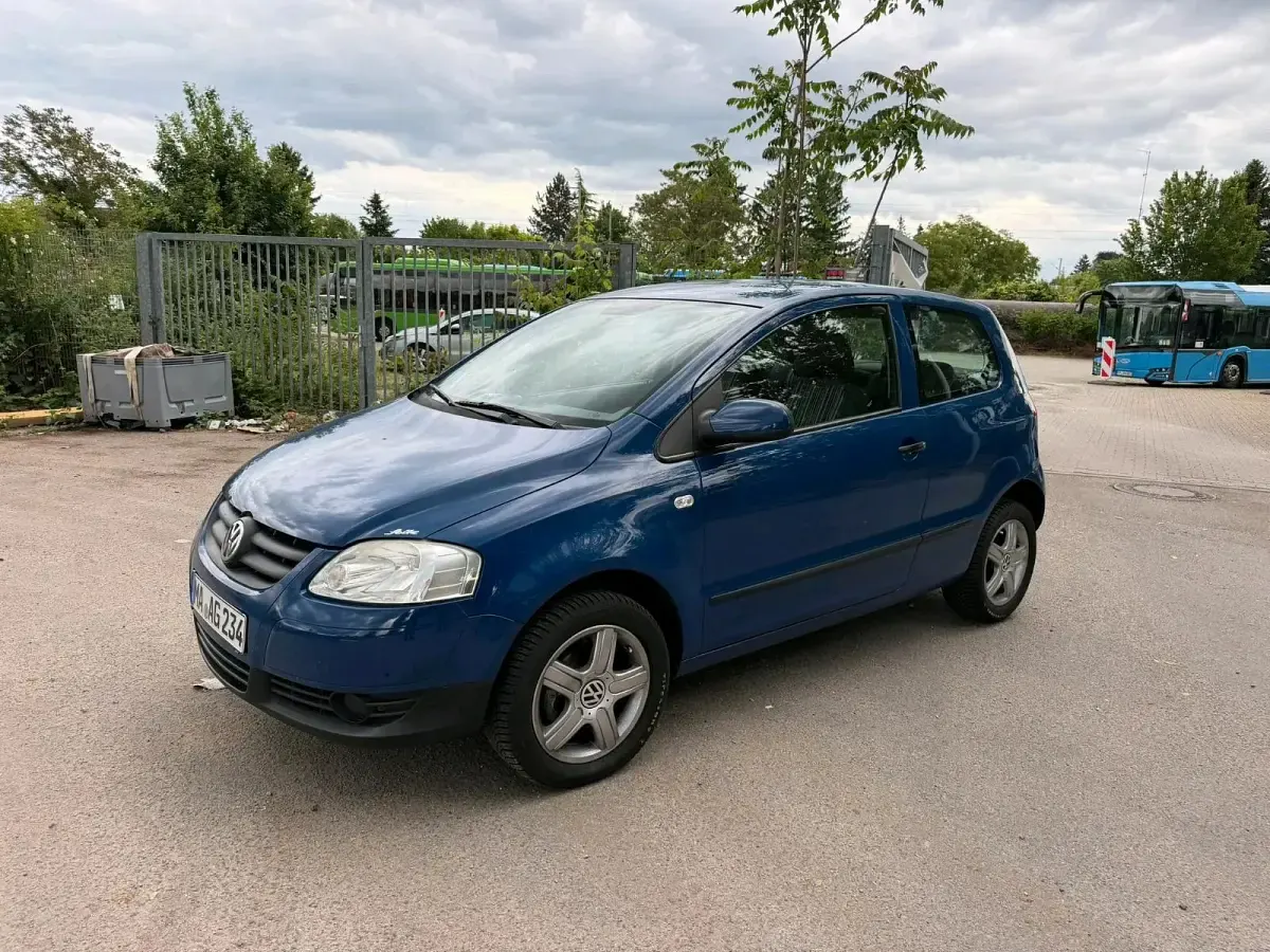 Gebraucht VW Fox 70 PS (51 kW) 2005 Blau Kleinwagen