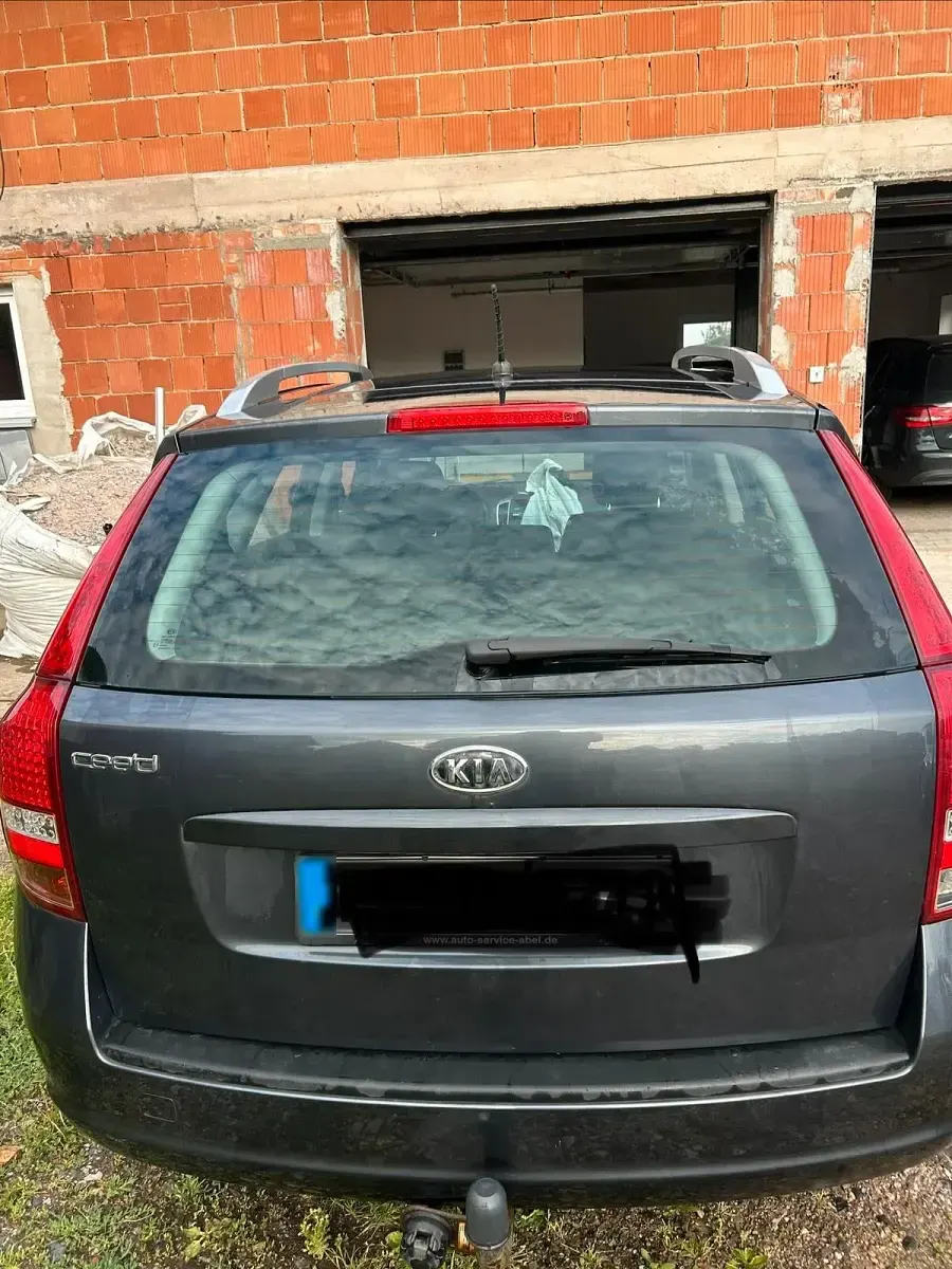Gebraucht Kia Ceed 125 PS (91 kW) 2011 Grau Kleinwagen