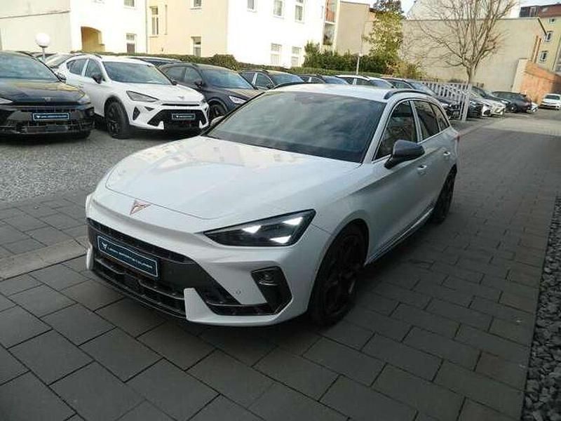 Gebraucht Cupra Leon 333 PS (244 kW) 2025 Glacial weiß metallic Kombi