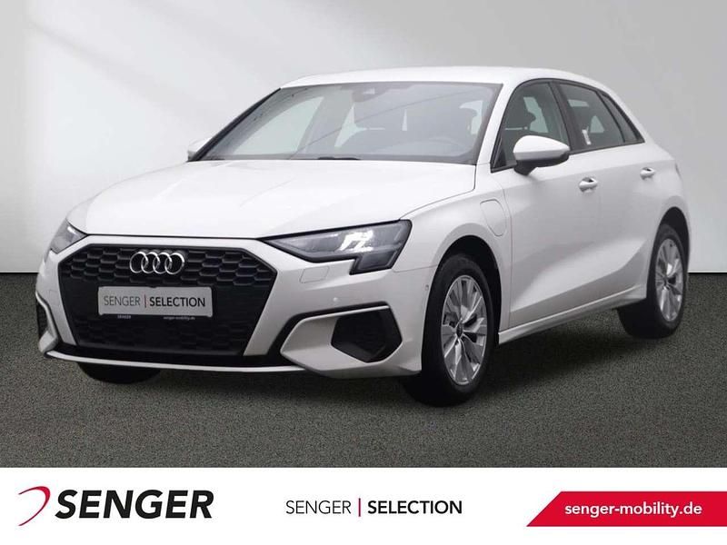 Ibisweiß Gebraucht 2022 Audi A3 e-tron Business Kleinwagen | 24.480 € (Fairer Preis) - Bild 1/4