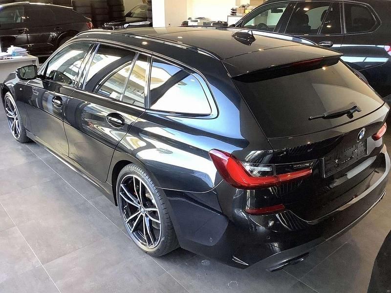 Gebraucht BMW 340 374 PS (275 kW) 2021 Saphirschwarz Kombi