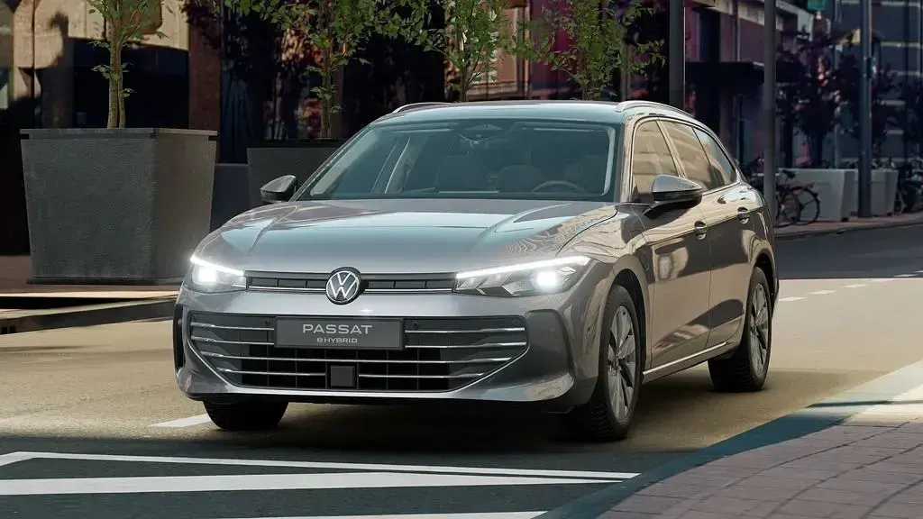 Gebraucht VW Passat Business 272 PS (200 kW) 2025 Grau Kombi