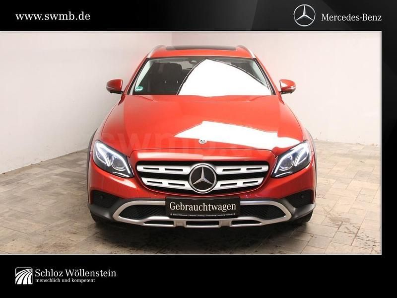 Gebraucht Mercedes E400 Avantgarde 329 PS (241 kW) 2018 Rot Kombi