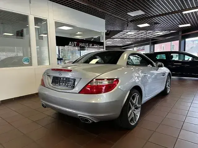Gebraucht Mercedes SLK200 184 PS (135 kW) 2011 Silber Cabrio