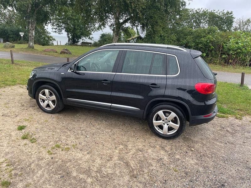 Schwarz Gebraucht 2014 VW Tiguan Sportline SUV | 14.400 € (Fairer Preis) - Bild 1/4
