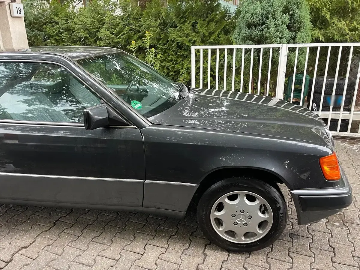 Gebraucht Mercedes 230 131 PS (96 kW) 1992 Schwarz Coupé