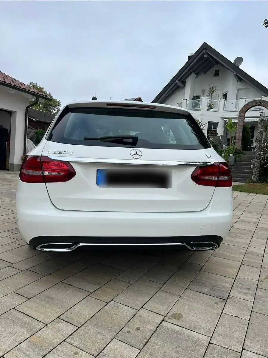 Gebraucht Mercedes 220 170 PS (125 kW) 2017 Weiß Kombi