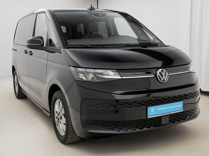 Gebraucht VW Multivan Life 150 PS (110 kW) 2024 Deep black perleffekt Van
