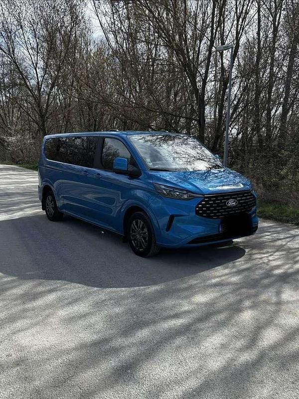 Gebraucht Ford Tourneo Custom Titanium 170 PS (125 kW) 2025 Blau Van