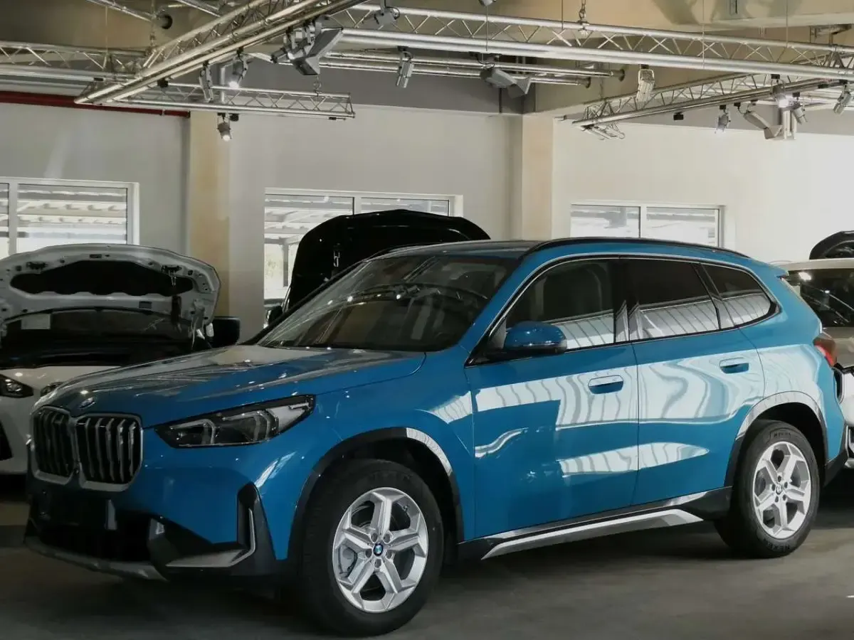 Gebraucht BMW X1 xLine 211 PS (155 kW) 2024 Individual blue bay lagoon (metallic) SUV