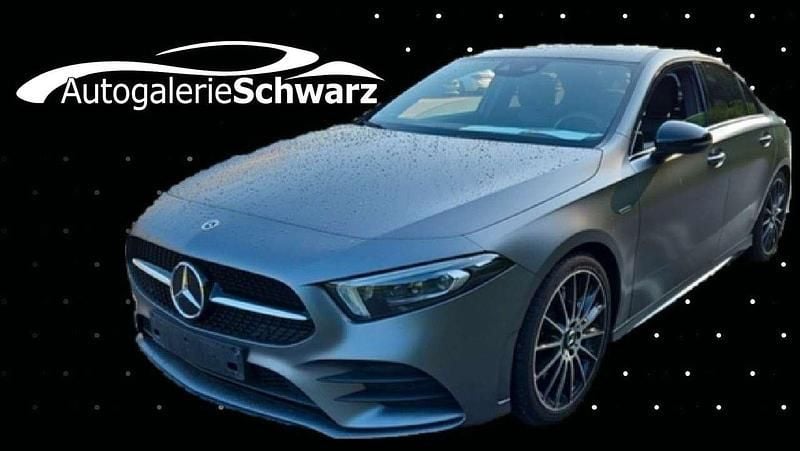 Designo mountaingrau magno mat Gebraucht 2021 Mercedes A250 AMG Limousine | 33.750 € (Teuer) - Bild 1/3