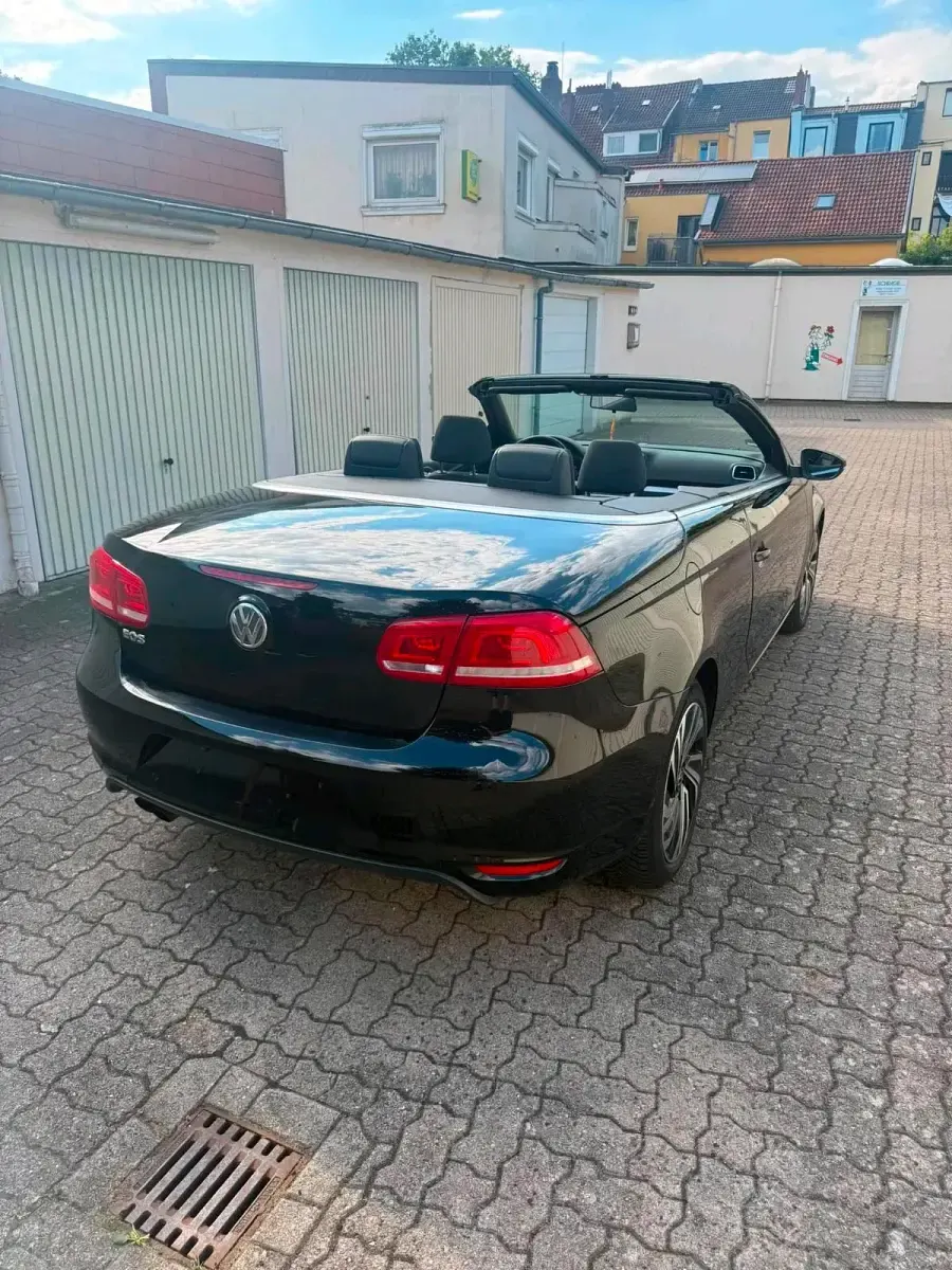 Gebraucht VW Eos 140 PS (102 kW) 2012 Schwarz Cabrio