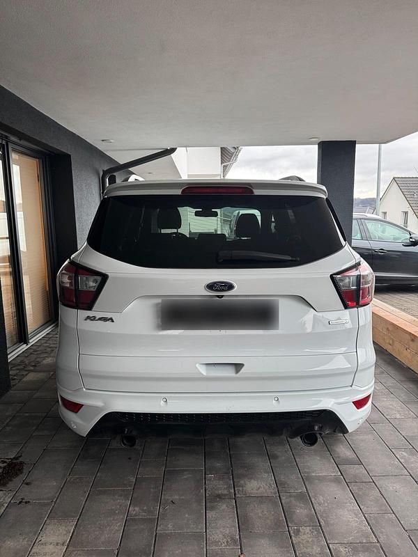 Gebraucht Ford Kuga ST-Line 176 PS (129 kW) 2018 Weiß SUV