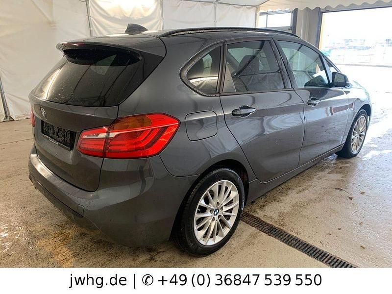 Gebraucht BMW 218 Sport Line 140 PS (102 kW) 2020 Grau Van / Kleinbus