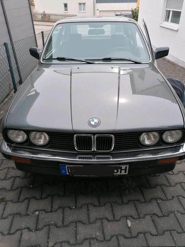 Gebraucht BMW 325 122 PS (89 kW) 1985 Grau Coupé