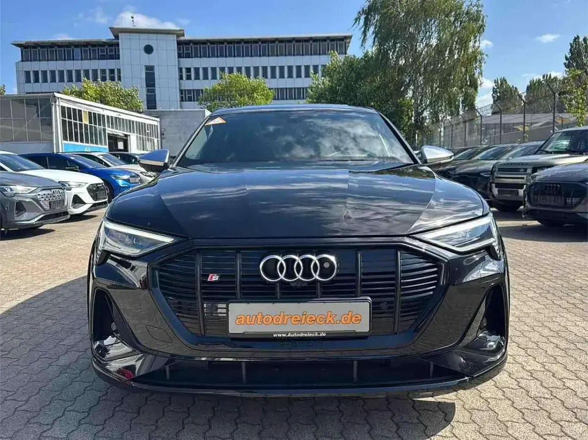 Gebraucht Audi e-tron Sportback 369 kW (503 PS) 2023 Mythosschwarz metallic SUV