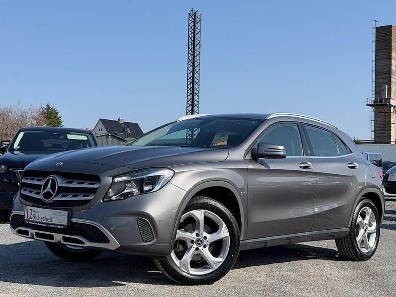 Gebraucht Mercedes GLA180 122 PS (89 kW) 2018 Grau SUV