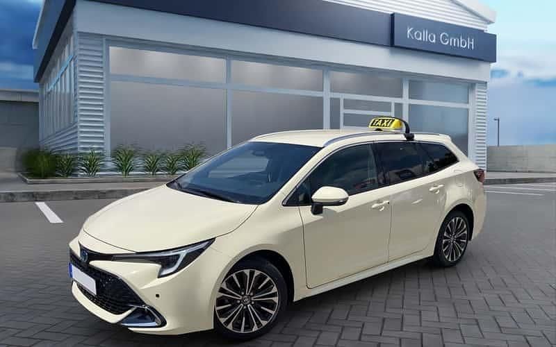 Schneeweiß uni Neu 2024 Toyota Corolla Team Kombi | 39.105 € - Bild 1/4