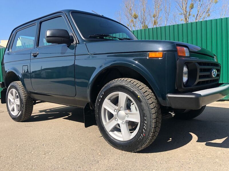 Dunkelgrün (316) Neu 2025 Lada niva SUV | 22.990 € (Teuer) - Bild 1/4