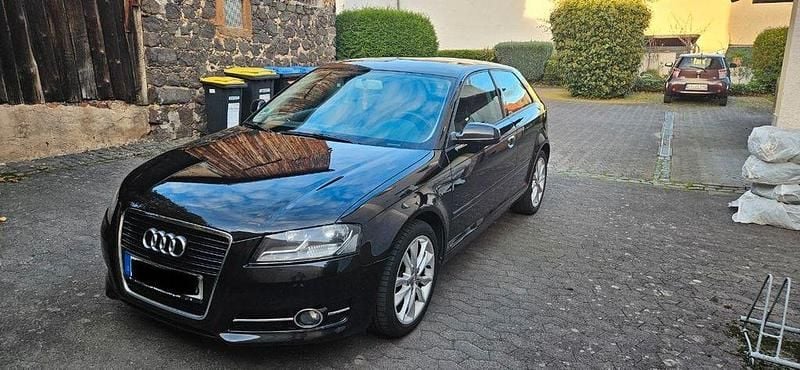 Schwarz Gebraucht 2011 Audi A3 Ambition Limousine | 4.800 € (Fairer Preis) - Bild 1/4