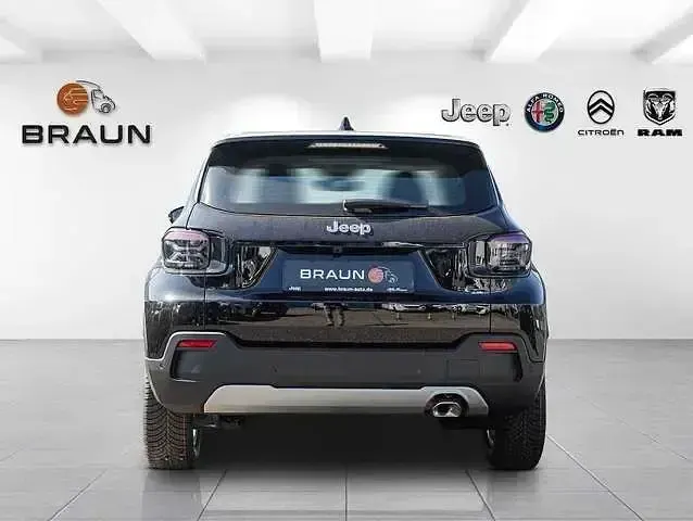 Neu Jeep Avenger Altitude 110 PS (80 kW) 2025 Volcano black SUV