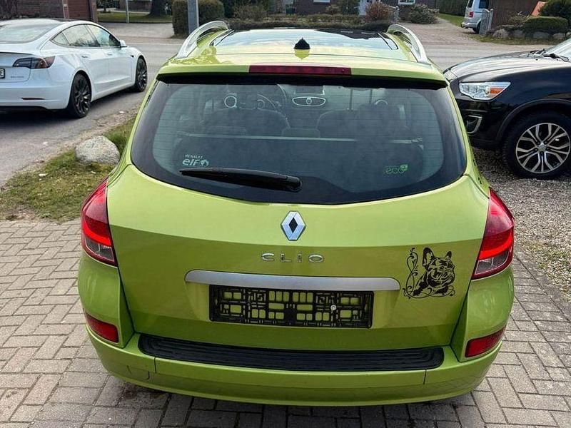 Gebraucht Renault Clio II Dynamique 101 PS (74 kW) 2010 Grün Limousine