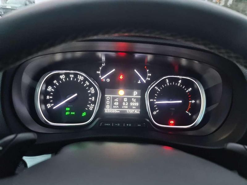Silber Gebraucht 2021 Opel Zafira Life Selection Van | 39.000 € (Etwas zu teuer) - Bild 1/4