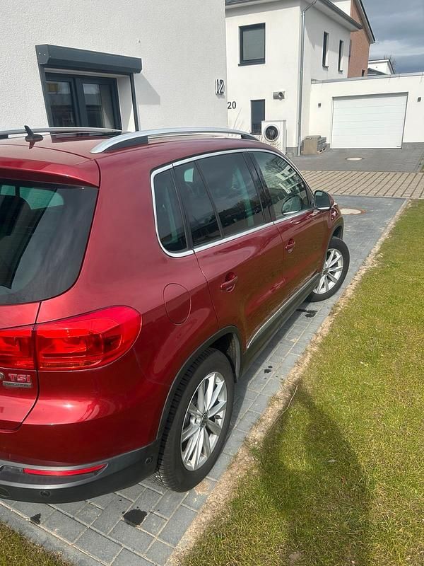 Gebraucht VW Tiguan R-line 179 PS (131 kW) 2012 Rot SUV